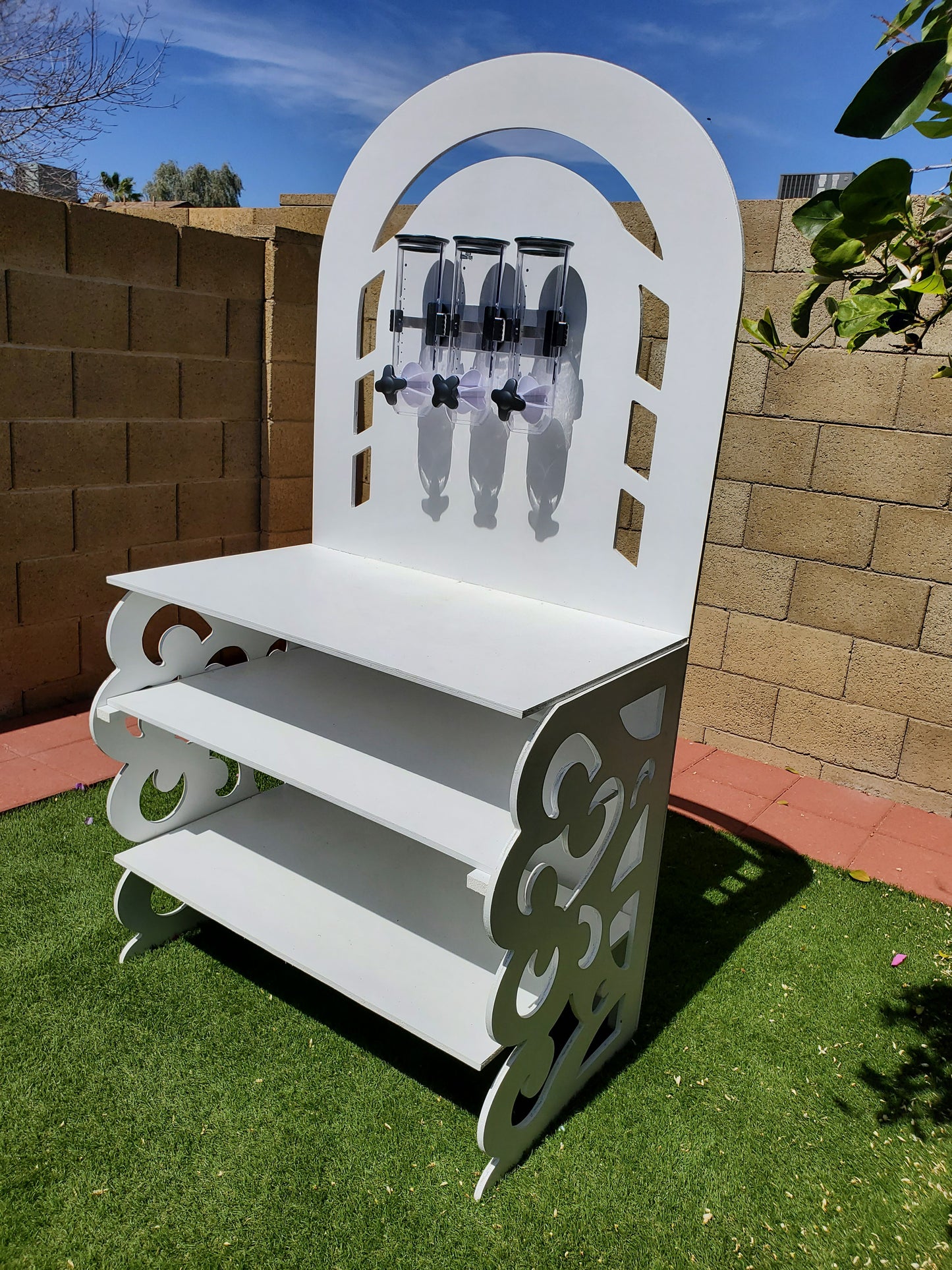 A Portable Chiara Shelf Stand