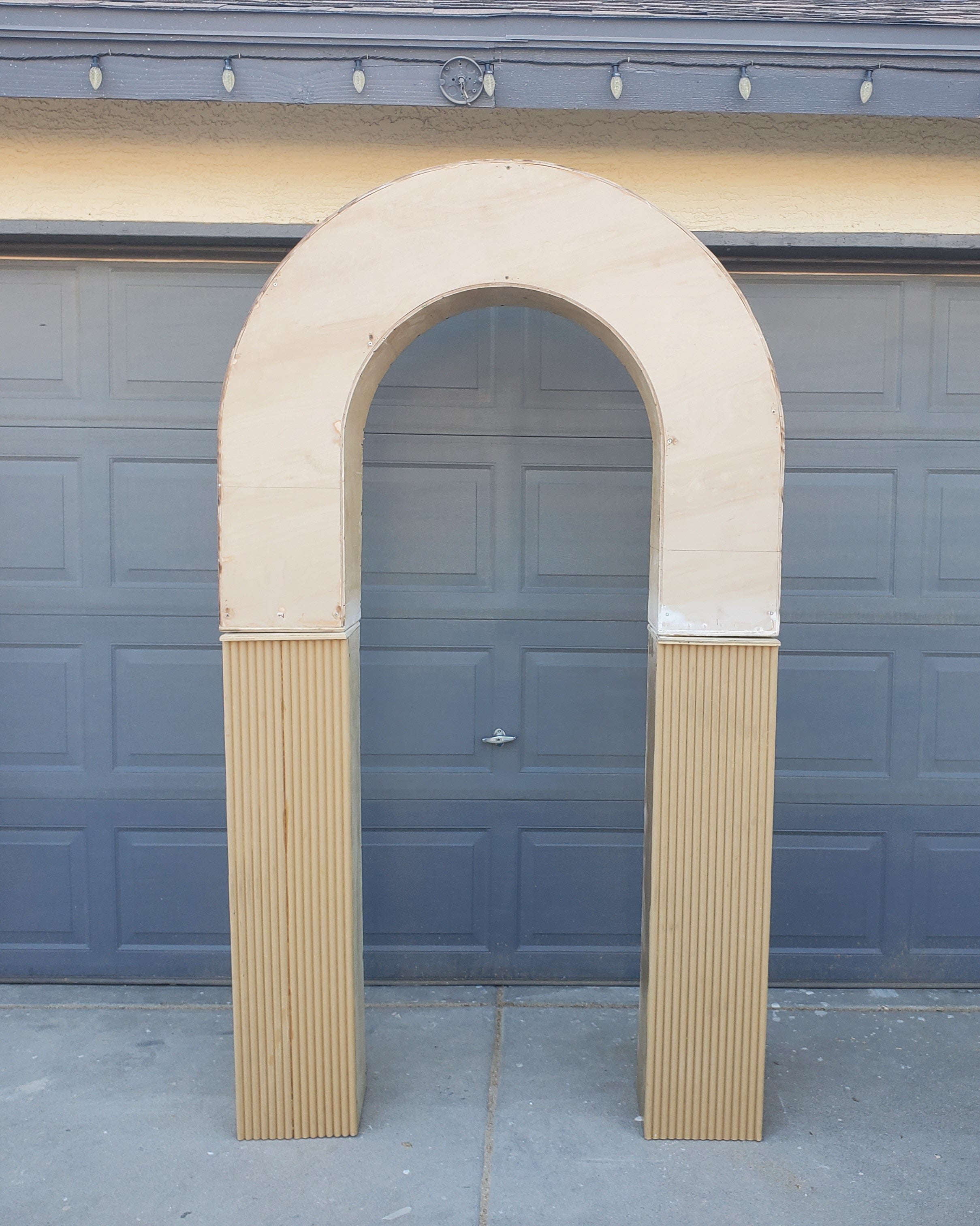 Backdrop - 3D arch with ripple columns – CC_eventpropdesign